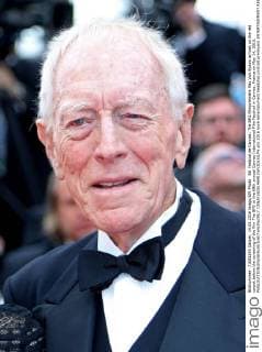 69. Festival de Cannes: The BFG Filmpremiere Max Von Sydow arrives on the red carpet before the screening of the film The BFG at the 69th annual Cannes International Film Festival in Cannes, France on May 14, 2016.  CAN20160514840 DAVIDxSILPA