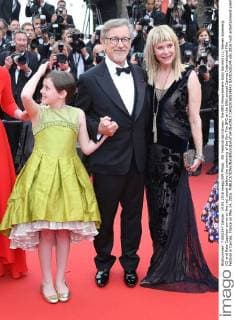 69. Festival de Cannes: The BFG Filmpremiere Ruby Barnhill (L), Steven Spielberg (C) and Kate Capshaw arrive on the red carpet before the screening of the film The BFG at the 69th annual Cannes International Film Festival in Cannes, France on May 14, 2016.  CAN20160514843 DAVIDxSILPA