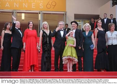 69. Festival de Cannes: The BFG Filmpremiere The team from The BFG, including Kathleen Kennedy, Kate Capshaw, Steven Spielberg, Ruby Barnhill, Mark Rylance, Claire van Kampen, Lucy Dahl and Penelope Wilton, arrive on the steps of the Palais des Festivals before the screening of the film The BFG at the 69th annual Cannes International Film Festival in Cannes, France on May 14, 2016. CAN20160514815 DAVIDxSILPA