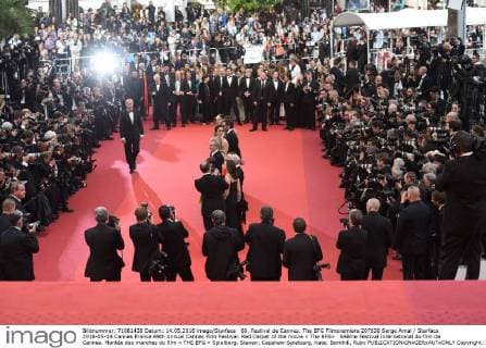 69. Festival de Cannes: The BFG Filmpremiere 207630 Serge Arnal Starface 2016-05-14 Cannes France 69th Annual Cannes Film Festival. Red Carpet of the movie « The BFG» . 69ème Festival International du film de Cannes. Montée des marches du film « THE BFG » Spielberg, Steven; Capshaw-Spielberg, Kate; Barnhill, Ruby  Copyright: xSergexArnalx xStarfacex STAR_207630_029