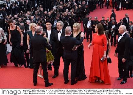 69. Festival de Cannes: The BFG Filmpremiere 207630 Serge Arnal Starface 2016-05-14 Cannes France 69th Annual Cannes Film Festival. Red Carpet of the movie « The BFG» . 69ème Festival International du film de Cannes. Montée des marches du film « THE BFG » Spielberg, Steven; Capshaw-Spielberg, Kate; Barnhill, Ruby  Copyright: xSergexArnalx xStarfacex STAR_207630_036