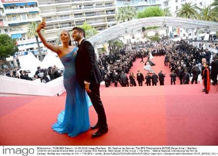 69. Festival de Cannes: The BFG Filmpremiere 207630 Serge Arnal Starface 2016-05-14 Cannes France 69th Annual Cannes Film Festival. Red Carpet of the movie « The BFG» . 69ème Festival International du film de Cannes. Montée des marches du film « THE BFG » Lively, Blake  Copyright: xSergexArnalx xStarfacex STAR_207630_051