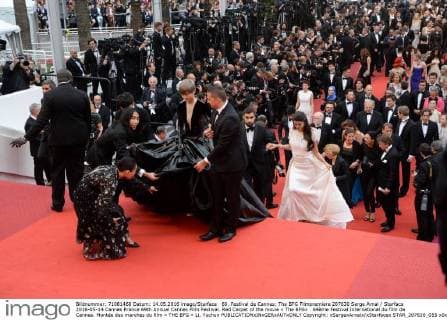 69. Festival de Cannes: The BFG Filmpremiere 207630 Serge Arnal Starface 2016-05-14 Cannes France 69th Annual Cannes Film Festival. Red Carpet of the movie « The BFG» . 69ème Festival International du film de Cannes. Montée des marches du film « THE BFG » Li, Yuchun  Copyright: xSergexArnalx xStarfacex STAR_207630_055