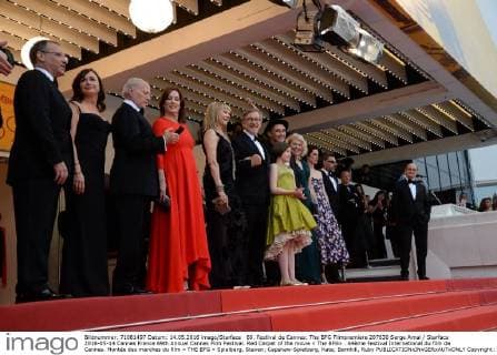 69. Festival de Cannes: The BFG Filmpremiere 207630 Serge Arnal Starface 2016-05-14 Cannes France 69th Annual Cannes Film Festival. Red Carpet of the movie « The BFG» . 69ème Festival International du film de Cannes. Montée des marches du film « THE BFG » Spielberg, Steven; Capshaw-Spielberg, Kate; Barnhill, Ruby  Copyright: xSergexArnalx xStarfacex STAR_207630_061