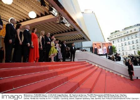 69. Festival de Cannes: The BFG Filmpremiere 207630 Serge Arnal Starface 2016-05-14 Cannes France 69th Annual Cannes Film Festival. Red Carpet of the movie « The BFG» . 69ème Festival International du film de Cannes. Montée des marches du film « THE BFG » Spielberg, Steven; Capshaw-Spielberg, Kate; Barnhill, Ruby  Copyright: xSergexArnalx xStarfacex STAR_207630_062