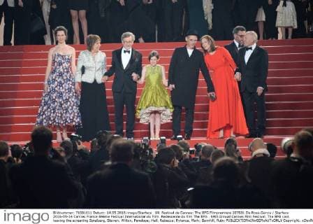 69. Festival de Cannes: The BFG Filmpremiere 207631 De Rosa-Garcia Starface 2016-05-14 Cannes France 69ème Festival International du Film. Redescente du film The BFG . 69th Annual Cannes Film Festival. The BFG cast leaving the screening Spielberg, Steven; Wilton, Penelope; Hall, Rebecca; Rylance, Mark; Barnhill, Ruby  Copyright: xDexRosa-Garciax xStarfacex STAR_207631_001