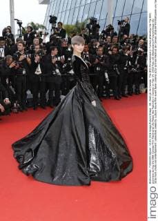 69. Festival de Cannes: The BFG Filmpremiere Li Yuchun attending the The BFG premiere during the 69th Cannes Film Festival at the Palais des Festivals in Cannes on May 14, 2016 Foto:xD.xBedrosianx xFuturexImage