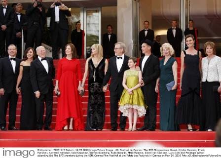 69. Festival de Cannes: The BFG Filmpremiere Guest, Kristie Macosko, Frank Marshall, Kathleen Kennedy, Kate Capshaw, Steven Spielberg, Ruby Barnhill, Mark Rylance, Claire van Kampen, Lucy Dahl and Penelope Wilton attending the The BFG premiere during the 69th Cannes Film Festival at the Palais des Festivals in Cannes on May 14, 2016 Foto:xD.xBedrosianx xFuturexImage
