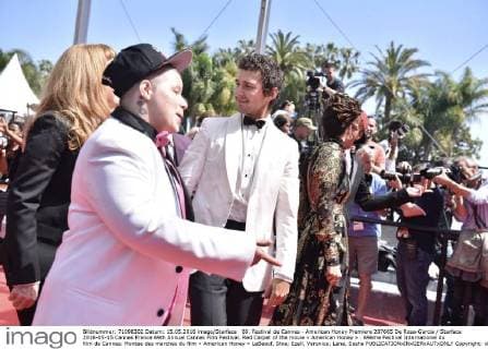 69. Festival de Cannes - American Honey Premiere 207665 De Rosa-Garcia Starface 2016-05-15 Cannes France 69th Annual Cannes Film Festival. Red Carpet of the movie « American Honey » . 69ème Festival International du film de Cannes. Montee des marches du film « American Honey » LaBeouf, Shia; Ezell, Veronica; Lane, Sasha  Copyright: xDexRosa-Garciax xStarfacex STAR_207665_031