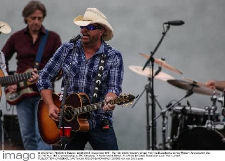 May 10, 2016: Country singer Toby Keith performs during Military Appreciation Day at THE PLAYERS Championship at TPC Sawgrass in Ponte Vedra Beach, Fl. (Photo by David Rosenblum Icon Sportswire) EDITORIAL USE ONLY 259080