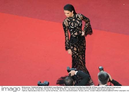 207671 Clement Prioli Starface 2016-05-15 Etats-Unis 69ème Festival International du Film de Cannes. Montee des marches du film Le Mal de Pierres , vue depuis la terrasse de la Cinefondation. 69th Annual Cannes Film Festival. Red Carpet of the movie « Le Mal de Pierres , view from de CineFondation Terrass. Jenner, Kendall  Copyright: xClementxPriolix STAR_207671_029
