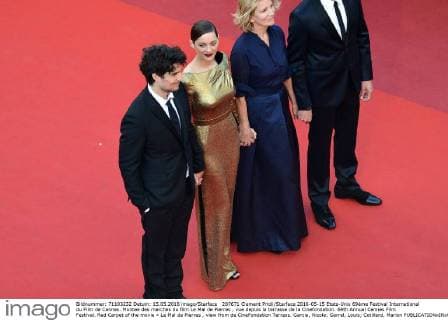 207671 Clement Prioli Starface 2016-05-15 Etats-Unis 69ème Festival International du Film de Cannes. Montee des marches du film Le Mal de Pierres , vue depuis la terrasse de la Cinefondation. 69th Annual Cannes Film Festival. Red Carpet of the movie « Le Mal de Pierres , view from de CineFondation Terrass. Garcia, Nicole; Garrel, Louis; Cotillard, Marion  Copyright: xClementxPriolix STAR_207671_043