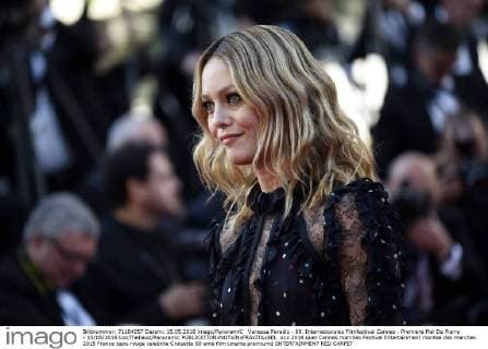 Vanessa Paradis - 69. Internationales Filmfestival Cannes - Premiere Mal De Pierre - 15 05 2016 LoicThebaud Panoramic 