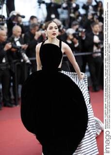 Araya Hargate CINEMA : 69 eme Festival de Cannes - Tapis rouge Mal De Pierre - 15 05 2016 LoicThebaud Panoramic 