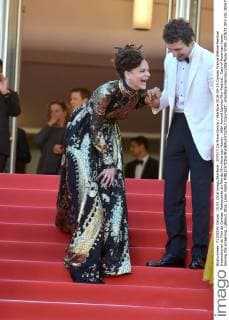 207673 De Rosa-Garcia Starface 2016-05-15 Cannes France 69ème Festival International du Film de Cannes. Redescente du film du film American Honey . 69th Annual Cannes Film Festival.. Cast of American Honey leaving the screening. LaBeouf, Shia; Lane, Sasha  Copyright: xDexRosa-Garciax xStarfacex STAR_207673_003