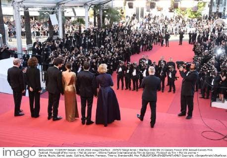 207672 Serge Arnal Starface 2016-05-15 Cannes France 69th Annual Cannes Film Festival. Photocall of the movie « Mal de pierre» . 69ème Festival International du film de Cannes. Photocall du film « Mal de pierres » Garcia, Nicole; Garrel, Louis; Cotillard, Marion; Fremaux, Thierry; Brendemühl, Alex  Copyright: xSergexArnalx xStarfacex STAR_207672_005