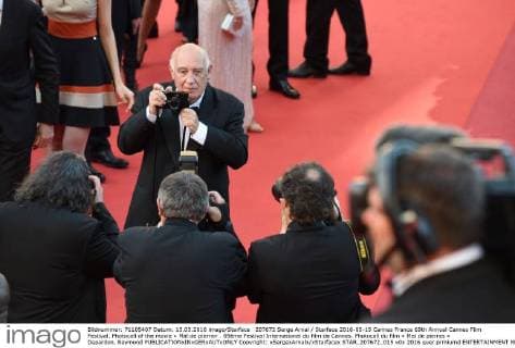 207672 Serge Arnal Starface 2016-05-15 Cannes France 69th Annual Cannes Film Festival. Photocall of the movie « Mal de pierre» . 69ème Festival International du film de Cannes. Photocall du film « Mal de pierres » Depardon, Raymond  Copyright: xSergexArnalx xStarfacex STAR_207672_015