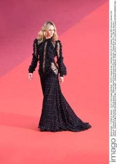 207672 Serge Arnal Starface 2016-05-15 Cannes France 69th Annual Cannes Film Festival. Photocall of the movie « Mal de pierre» . 69ème Festival International du film de Cannes. Photocall du film « Mal de pierres » Paradis, Vanessa  Copyright: xSergexArnalx xStarfacex STAR_207672_024