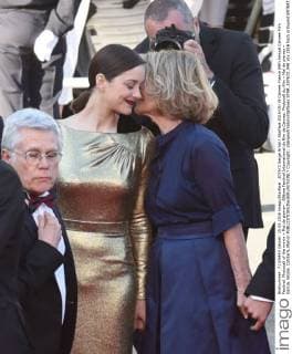 207672 Serge Arnal Starface 2016-05-15 Cannes France 69th Annual Cannes Film Festival. Photocall of the movie « Mal de pierre» . 69ème Festival International du film de Cannes. Photocall du film « Mal de pierres » Garcia, Nicole; Cotillard, Marion  Copyright: xSergexArnalx xStarfacex STAR_207672_048