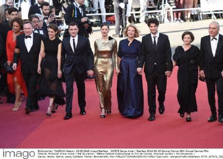 207672 Serge Arnal Starface 2016-05-15 Cannes France 69th Annual Cannes Film Festival. Photocall of the movie « Mal de pierre» . 69ème Festival International du film de Cannes. Photocall du film « Mal de pierres » Garcia, Nicole; Garrel, Louis; Cotillard, Marion; Brendemühl, Alex  Copyright: xSergexArnalx xStarfacex STAR_207672_052