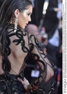207674 De Rosa-Garcia Starface 2016-05-15 Cannes France 69th Annual Cannes Film Festival. Photocall of the movie « Mal de pierre» . 69ème Festival International du film de Cannes. Photocall du film « Mal de pierres » Jenner, Kendall  Copyright: xDexRosa-Garciax xStarfacex STAR_207674_077