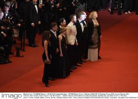207680 Serge Arnal Starface 2016-05-15 Cannes France 69th Annual Cannes Film Festival. Red Carpet of the movie « The Nice Guys » . 69ème Festival International du film de Cannes. Montée des marches du film « The Nice Guys» Crowe, Russell; Black, Shane; Bomer, Matthew Staton Matt ; Rice, Angourie  Copyright: xSergexArnalx xStarfacex STAR_207680_008