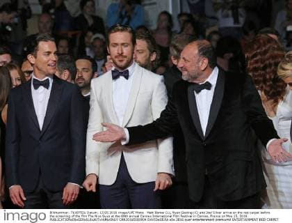 Matt Bomer (L), Ryan Gosling (C) and Joel Silver arrive on the red carpet before the screening of the film The Nice Guys at the 69th annual Cannes International Film Festival in Cannes, France on May 15, 2016.  CAN20160515934 DAVIDxSILPA