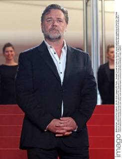 Russell Crowe arrives on the red carpet before the screening of the film The Nice Guys at the 69th annual Cannes International Film Festival in Cannes, France on May 15, 2016.  CAN20160515944 DAVIDxSILPA