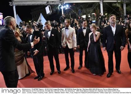 207678 De Rosa-Garcia Starface 2016-05-15 Cannes France 69ème Festival International du Film de Cannes. Montée des marches du film The Nice Guys . 69th International Cannes Film Festival. Red Carpet of The Nice Guys . Crowe, Russell; Gosling, Ryan; Bomer, Matthew Staton Matt ; Rice, Angourie  Copyright: xDexRosa-Garciax xStarfacex STAR_207678_005