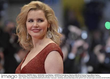 207678 De Rosa-Garcia Starface 2016-05-15 Cannes France 69ème Festival International du Film de Cannes. Montée des marches du film The Nice Guys . 69th International Cannes Film Festival. Red Carpet of The Nice Guys . Davis, Geena  Copyright: xDexRosa-Garciax xStarfacex STAR_207678_017