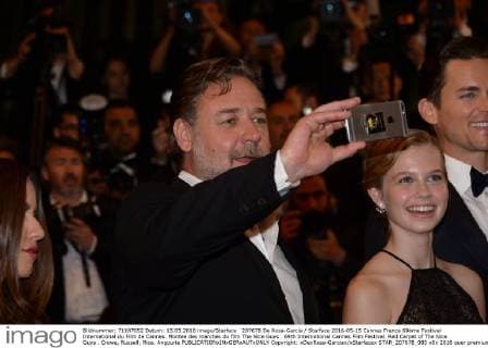 207678 De Rosa-Garcia Starface 2016-05-15 Cannes France 69ème Festival International du Film de Cannes. Montee des marches du film The Nice Guys . 69th International Cannes Film Festival. Red Carpet of The Nice Guys . Crowe, Russell; Rice, Angourie  Copyright: xDexRosa-Garciax xStarfacex STAR_207678_085