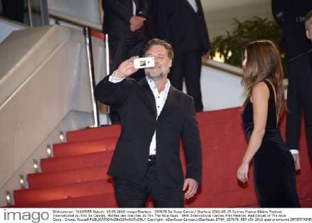 207678 De Rosa-Garcia Starface 2016-05-15 Cannes France 69ème Festival International du Film de Cannes. Montee des marches du film The Nice Guys . 69th International Cannes Film Festival. Red Carpet of The Nice Guys . Crowe, Russell  Copyright: xDexRosa-Garciax xStarfacex STAR_207678_087