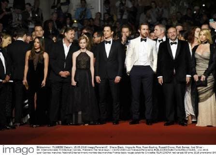 Shane Black, Angourie Rice, Ryan Gosling, Russell Crowe, Matt Bomer, Joel Silver - 69. Internationales Filmfestival Cannes, Premiere The Nice Guys - 15 05 2016 LoicThebaud Panoramic 