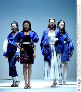 (160516) -- BEIJING, May 15, 2016 -- Models present creations designed by graduates of Jianghan University during the China Graduate Fashion Week in Beijing, capital of China, May 15, 2016. ) (wx) CHINA-BEIJING-GRADUATE-FASHION SHOW (CN) ChenxJianli 