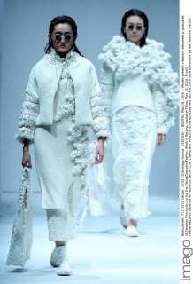 (160516) -- BEIJING, May 15, 2016 -- Models present creations designed by graduates of Jianghan University during the China Graduate Fashion Week in Beijing, capital of China, May 15, 2016. ) (wx) CHINA-BEIJING-GRADUATE-FASHION SHOW (CN) ChenxJianli 