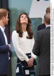. 16 05 2016. London, United Kingdom. The Duke and Duchess of Cambridge and Prince Harry arriving for the launch of their Heads Together campaign at the Queen Elizabeth Olympic Park in London.  xStephenxLockx xi-Imagesx IIM-12666-0010