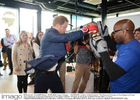 . 16 05 2016. London, United Kingdom. The Duke and Duchess of Cambridge and Prince Harry have a go at boxing at the launch of the Heads Together campaign at the Queen Elizabeth Olympic Park in London.  xROTAxx xi-Imagesx IIM-12666-0056