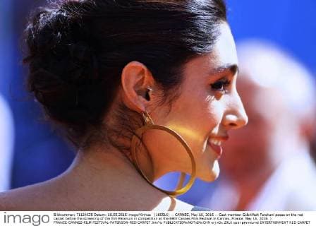 (160516) -- CANNES, May 16, 2016 -- Cast member Golshifteh Farahani poses on the red carpet before the screening of the film Paterson in competition at the 69th Cannes Film Festival in Cannes, France, May 16, 2016. ) FRANCE-CANNES-FILM FESTIVAL-PATERSON-RED CARPET JinxYu 
