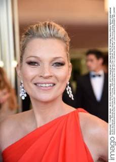 207712 Serge Arnal Starface 2016-05-16 Cannes France 69ème Festival International du film de Cannes. Montée des marches du film Loving . 69th International Cannes Film Festival. Red Carpet of the movie Loving. Moss, Kate  Copyright: xSergexArnalx xStarfacex STAR_207712_006