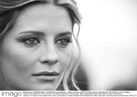 Bilder des Tages 207713 De Rosa-Garcia Starface 2016-05-16 Cannes France 69ème Festival International du film de Cannes. Montée des marches du film Loving . 69th International Cannes Film Festival. 69th International Cannes Film Festival. Red Carpet of the movie Loving Barton, Mischa  Copyright: xDexRosa-Garciax xStarfacex STAR_207713_242