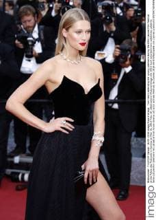 Toni Garrn attending the Loving premiere during the 69th Cannes Film Festival at the Palais des Festivals in Cannes on May 16, 2016 Foto:xD.xBedrosianx xFuturexImage