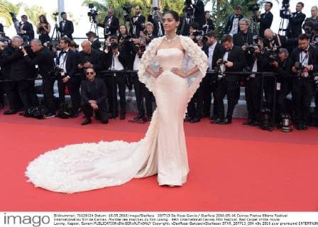 207713 De Rosa-Garcia Starface 2016-05-16 Cannes France 69ème Festival International du film de Cannes. Montée des marches du film Loving . 69th International Cannes Film Festival. Red Carpet of the movie Loving. Kapoor, Sonam  Copyright: xDexRosa-Garciax xStarfacex STAR_207713_094