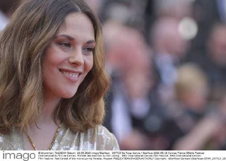 207713 De Rosa-Garcia Starface 2016-05-16 Cannes France 69ème Festival International du film de Cannes. Montée des marches du film Loving . 69th International Cannes Film Festival. 69th International Cannes Film Festival. Red Carpet of the movie Loving Paradis, Alysson  Copyright: xDexRosa-Garciax xStarfacex STAR_207713_197