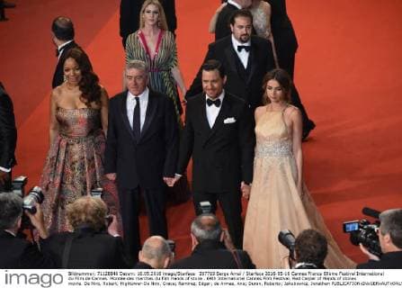 207719 Serge Arnal Starface 2016-05-16 Cannes France 69ème Festival International du Film de Cannes. Montée des marches du film Hands of stone . 69th International Cannes Film Festival. Red Carpet of Hands of stones movie. De Niro, Robert; Hightower-De Niro, Grace; Ramirez, Edgar; de Armas, Ana; Duran, Roberto; Jakubowicz, Jonathan  Copyright: xSergexArnalx xStarfacex STAR_207719_014