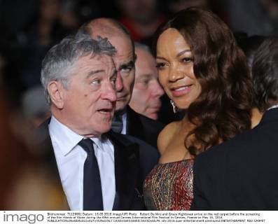 Robert De Niro and Grace Hightower arrive on the red carpet before the screening of the film Hands of Stone during the 69th annual Cannes International Film Festival in Cannes, France on May 16, 2016.  CAN20160516803 DAVIDxSILPA