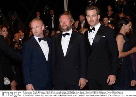 207718 De Rosa-Garcia Starface 2016-05-16 Cannes France 69ème Festival International du Film de Cannes. Montée des marches du film Hands of stone . 69th International Cannes Film Festival. Red Carpet of Hands of stones movie. Foster, Ben; Pine, Chris  Copyright: xDexRosa-Garciax xStarfacex STAR_207718_013