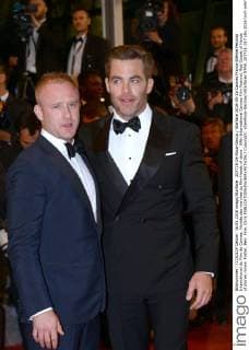 207718 De Rosa-Garcia Starface 2016-05-16 Cannes France 69ème Festival International du Film de Cannes. Montée des marches du film Hands of stone . 69th International Cannes Film Festival. Red Carpet of Hands of stones movie. Foster, Ben; Pine, Chris  Copyright: xDexRosa-Garciax xStarfacex STAR_207718_017