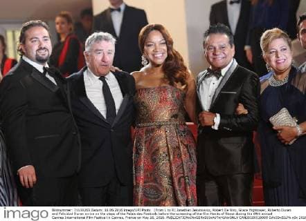 (From L to R) Jonathan Jakubowicz, Robert De Niro, Grace Hightower, Roberto Duran and Felicidad Duran arrive on the steps of the Palais des Festivals before the screening of the film Hands of Stone during the 69th annual Cannes International Film Festival in Cannes, France on May 16, 2016.  CAN20160516809 DAVIDxSILPA