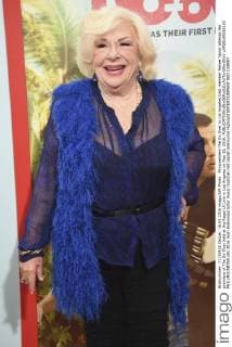 Filmpremiere The Do Over in Los Angeles Cast member Renee Taylor attends the premiere of The Do-Over held at the Regal LA Live in Los Angeles on May 16, 2016.  LAP20160516103 PHILxMcCARTEN