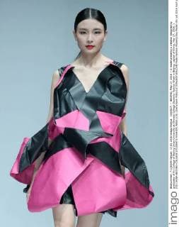 (160517) -- BEIJING, May 17, 2016 -- A model presents a creation designed by graduates of Art College of Beijing Union University at Chinese College Students Fashion Week in Beijing, capital of China, May 17, 2016. ) (lfj) CHINA-BEIJING-COLLEGE STUDENTS FASHION WEEK (CN) ChenxJianli 